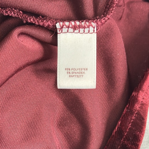 BRAND NEW LC Lauren Conrad Women’s Open/Cold Shoulder Velvet Blouse - Large - Picture 5 of 8